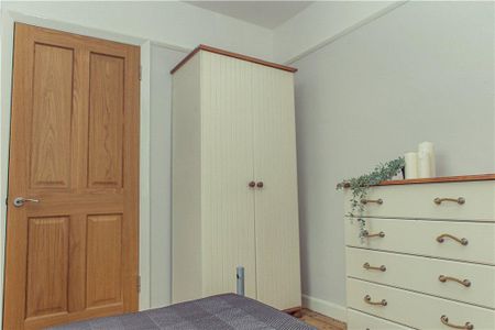 5 bedroom semi-detached house to rent - Photo 2