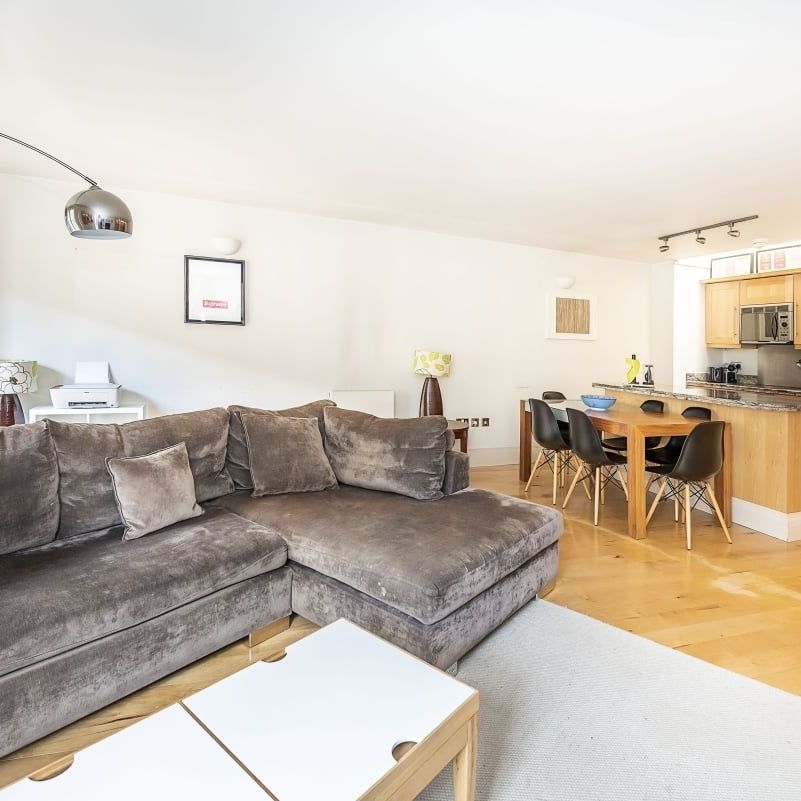 1 bedroom flat to rent - Photo 1