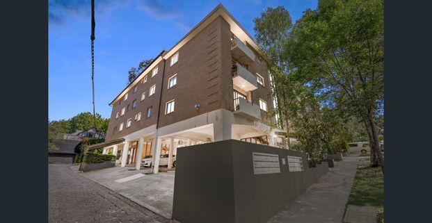 Thoughtfully Laid-Out Northern Brilliance - Photo 1