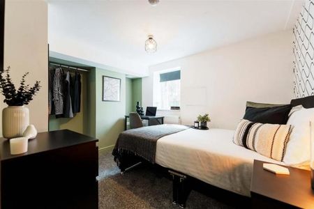 Harold Grove, - Photo 5