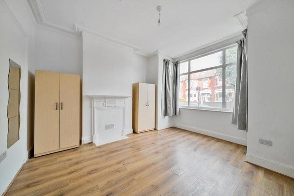 1 bedroom in a house share to rent - Photo 1