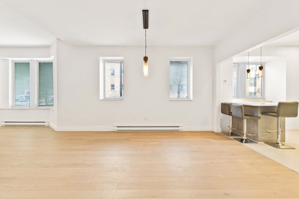 2100 Rue Chomedey, #102 - Photo 1