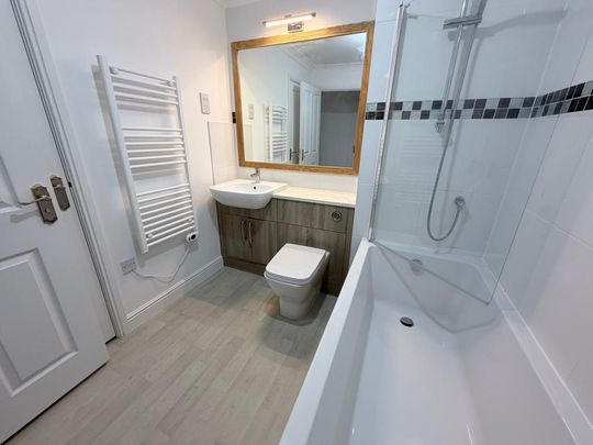 2 bedroom flat to rent - Photo 1