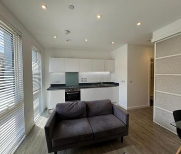 Studio to rent - Photo 1