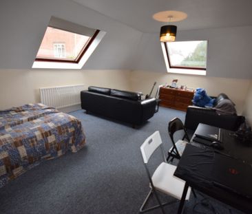 3 Bedroom Flat To Rent in Westbourne - £1,718 pcm Tenancy Info - Photo 4