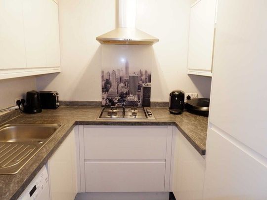 Moor Court - Photo 1