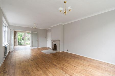 6 bedroom detached house to rent - Photo 4