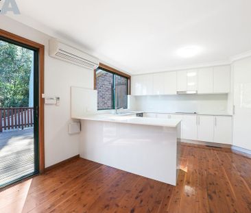 Stunning expansive five bedroom home set in tranquil setting - Photo 1