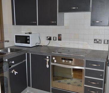 2 bedroom flat to rent - Photo 6