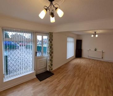 2 bedroom end of terrace house to rent - Photo 6