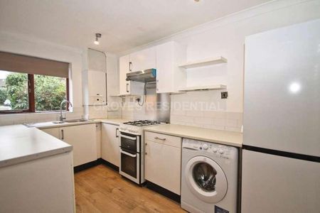 Virginia Close, New Malden, KT3 - Photo 4