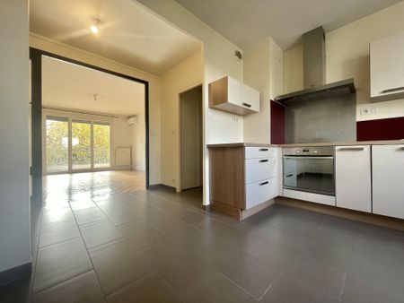 Location Appartement 3 pièces 73m² VALENCE 26000 - Photo 2