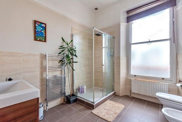 3 bedroom flat to rent - Photo 1