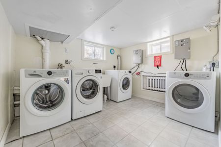 For Lease - 8 Thirty Third Street Unit# 4, Toronto, Ontario - Photo 4