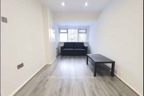 4 Bedroom Houses for Rent - Photo 1