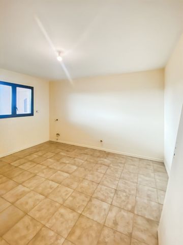 Apartment - Photo 3