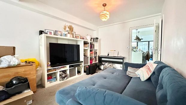 4 bedroom terraced house to rent - Photo 1