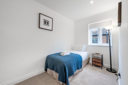 6 bedroom townhouse to rent - Photo 3
