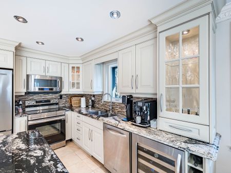 For Lease - 24 Cowley Avenue, Toronto, Ontario - Photo 2