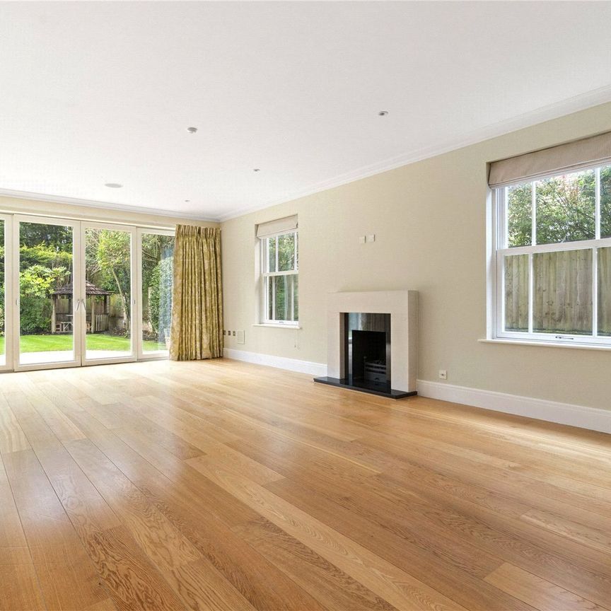 Gainsborough Place, Cobham, KT11 - Photo 1