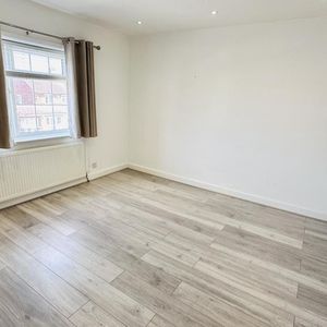 House share to rent - Photo 2