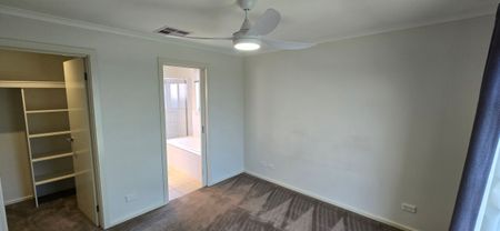 Modern Home With Three Bedrooms - Photo 2