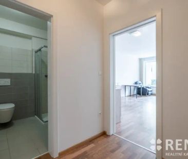 Pronájem moderního bytu 1+kk (35 m - Fotografie 5