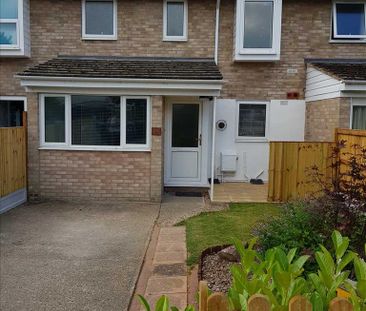 4 bedroom semi-detached house to rent - Photo 3