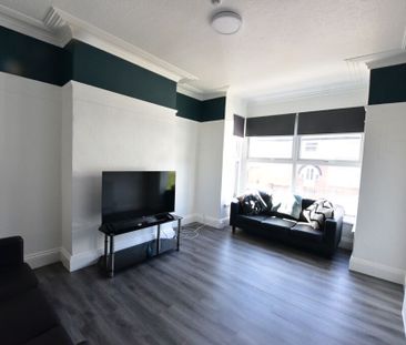 Hessle Avenue, Hyde Park - Photo 1