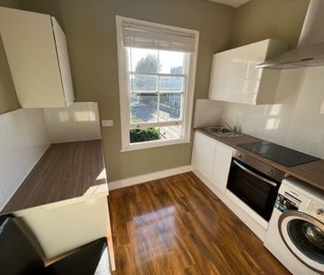 1 Bed Flat, Elsham Road, W14 - Photo 4