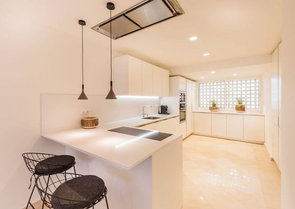 4 bedroom luxury penthouse for rent in Marbella Del Este, Spain