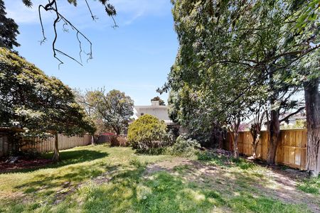 9 Cascade Drive, Kew East VIC 3102 - House For Rent | Domain - Photo 2