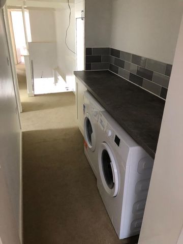 1 bedroom in a house share to rent - Photo 5