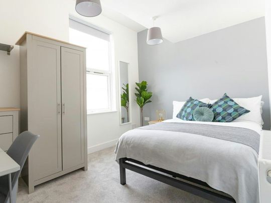 Terraced House to rent on - Photo 1