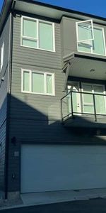 White Rock AC 4Bedrooms 3.5baths Townhouse for rent - Photo 3