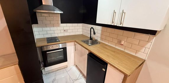 Studio to rent - Photo 2