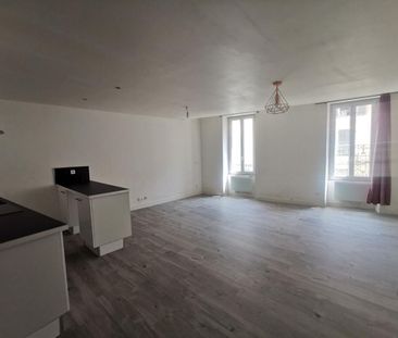 Location Appartement 3 pièces 67m² LE MUY 83490 - Photo 3