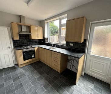 2 bedroom semi-detached house to rent - Photo 2