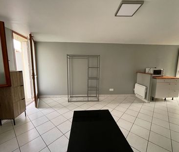 Appartement Melun 1 pièce(s) 27.65 m2 - Photo 2