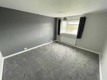 3 bedroom detached house to rent - Photo 4