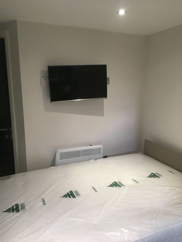 Luxus Studios, Huddersfield, HD1 - Photo 2