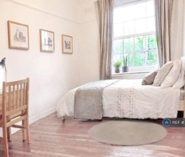 3 bedroom flat to rent - Photo 3