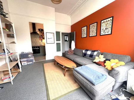 2 bedroom flat to rent - Photo 2