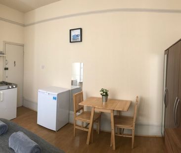 Room in a Shared House, Anson Road, NW2 - Photo 4