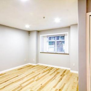 1746 Kitchener St, Vancouver 🏡 - Photo 2