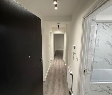 4 Bed Flat, Kintyre Court, SW2 - Photo 2