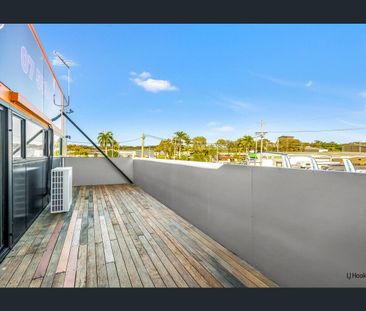 Stylish Modern One-Bedroom Apartment - Photo 5