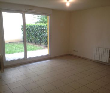 location Appartement T2 DE 41.23m² À VENISSIEUX - Photo 2