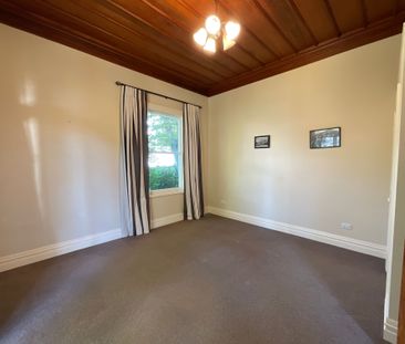 PERFECTLY BALANCED THREE BEDROOM HOME - Photo 3