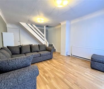 2 bed 1.5 bath house with garden & parking, Aspen Close, Ealing, Lo... - Photo 1